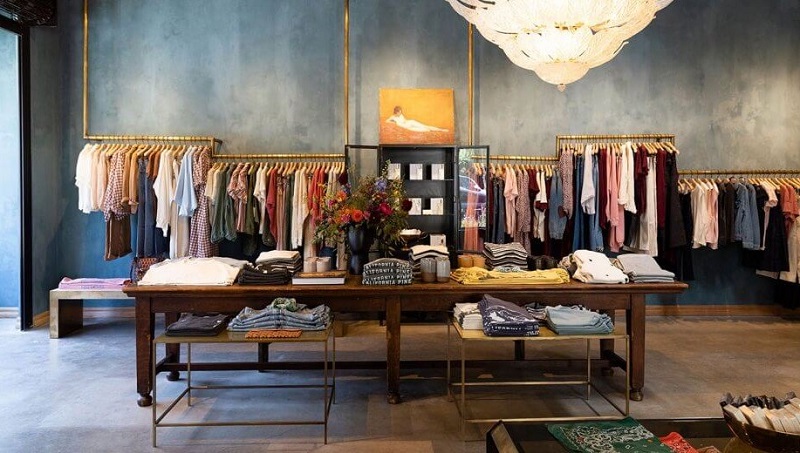 Trang trí tường shop thời trang với phong cách Vintage